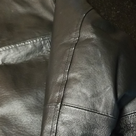 Men's Leather Jacket - Picture 9 of 11